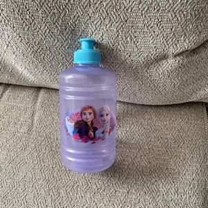 NEW NWT Frozen Kids Drink Cup